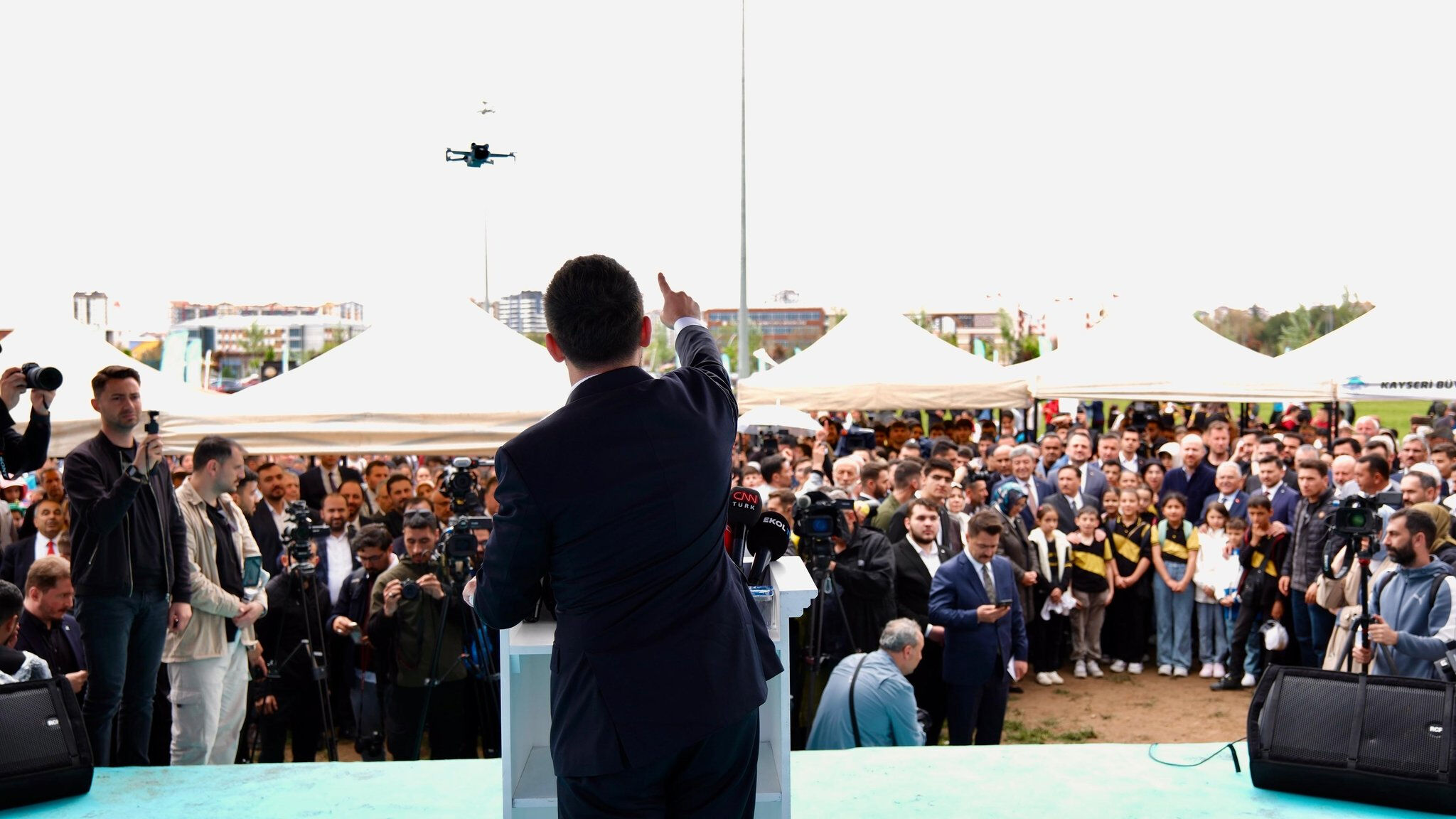 TÜGVA Yaz Okulu binlerce öğrenciyi buluşturdu! Bilal Erdoğan: Büyük bir geleceği inşa edebiliriz TÜGVA Yaz Okulu binlerce öğrenciyi buluşturdu! Bilal Erdoğan: Büyük bir geleceği inşa edebiliriz - 5. Resim