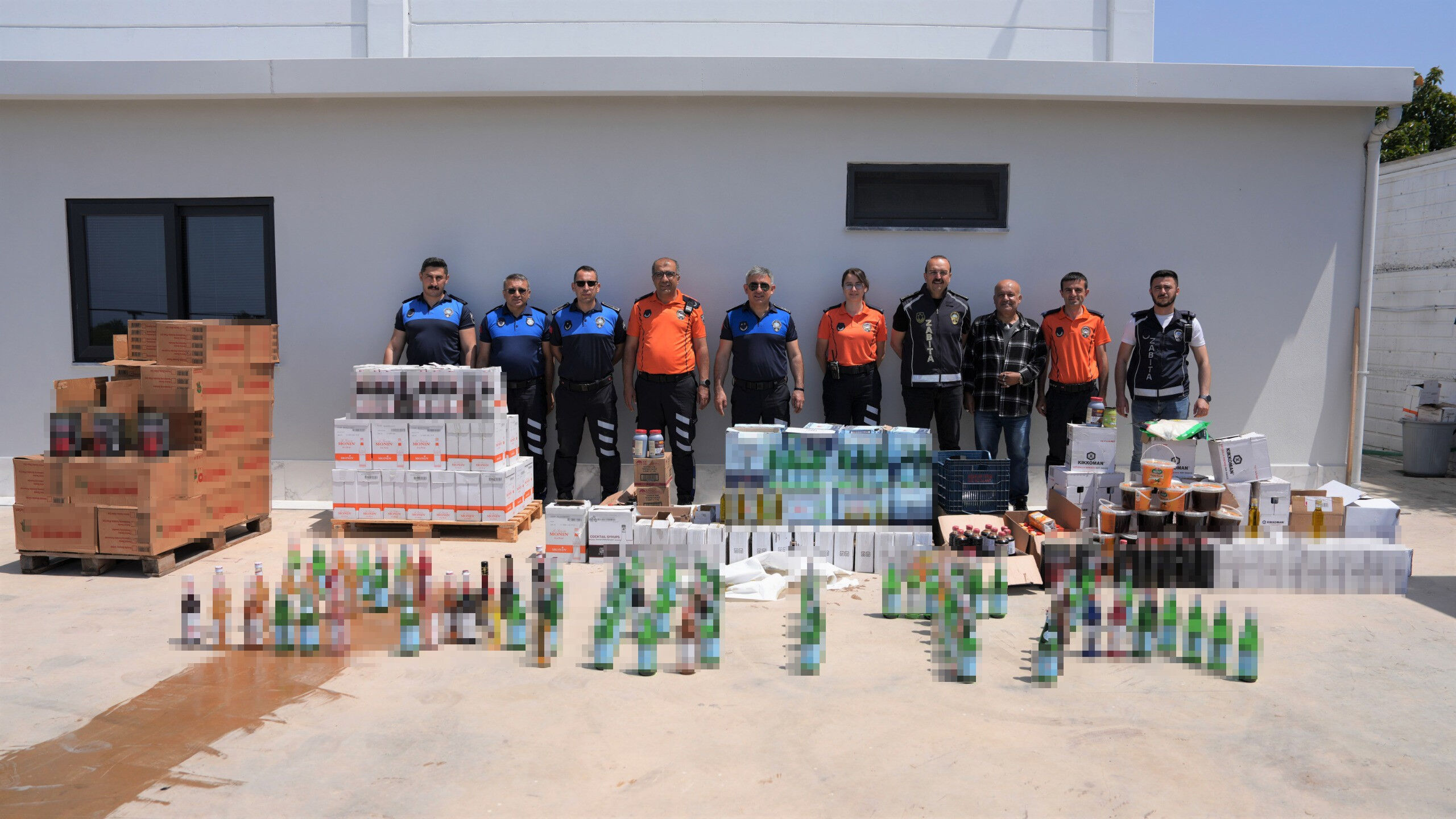 Vatandaşa neler yedireceklerdi neler! Tarihi geçmiş ürünlere yeni tarihli etiket yapıştırmışlar Vatandaşa neler yedireceklerdi neler! Tarihi geçmiş ürünlere yeni tarihli etiket yapıştırmışlar - 1. Resim