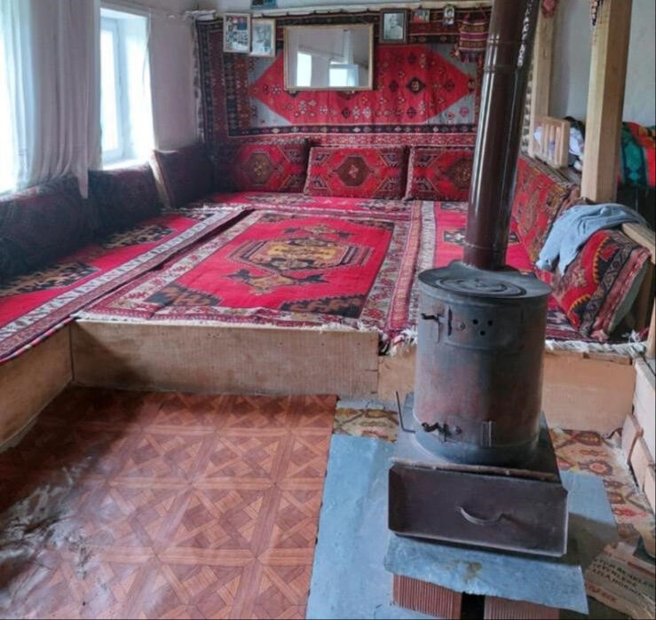 Akıllara durgunluk veren olay... Halı için duvarı deldiler! Değerini duyanlar gözlerine inanamadı - 1. Resim