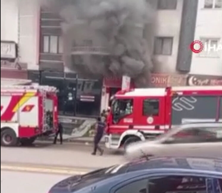 Ankara'da korkutan yangın! Televizyon tamirhanesi cayır cayır yandı Ankara'da korkutan yangın! Televizyon tamirhanesi cayır cayır yandı - 1. Resim