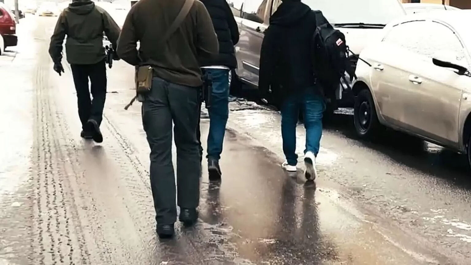 Avrupa'nın göbeğinde Türk vatandaşlara çete tuzağı! Türkiye olaya el attı Avrupa'nın göbeğinde Türk vatandaşlara çete tuzağı! Türkiye'nin girişimleri sonuç verdi - 1. Resim