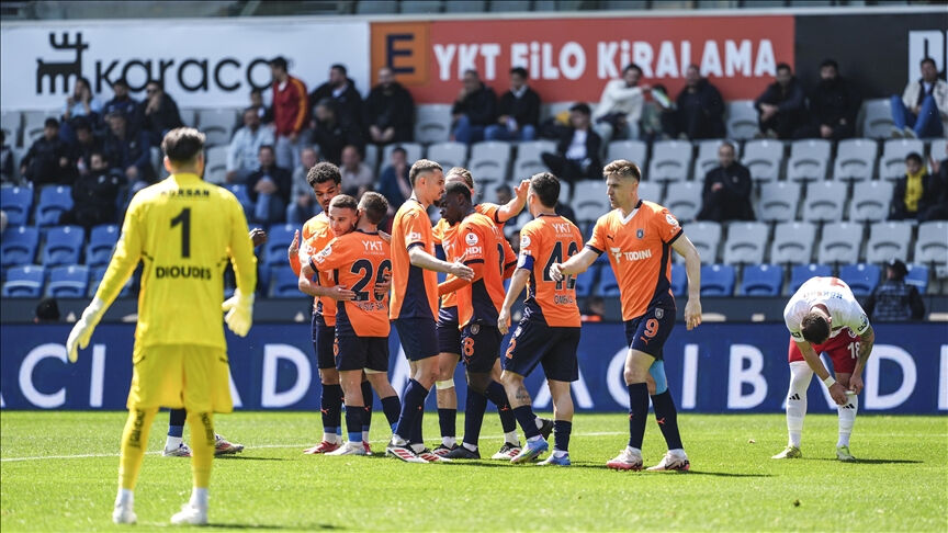 Başakşehir Fenerbahçe maçı saat kaçta, hangi kanalda? Cezalı, eksik oyuncular ve muhtemel ilk 11'ler belli oldu! - 3. Resim