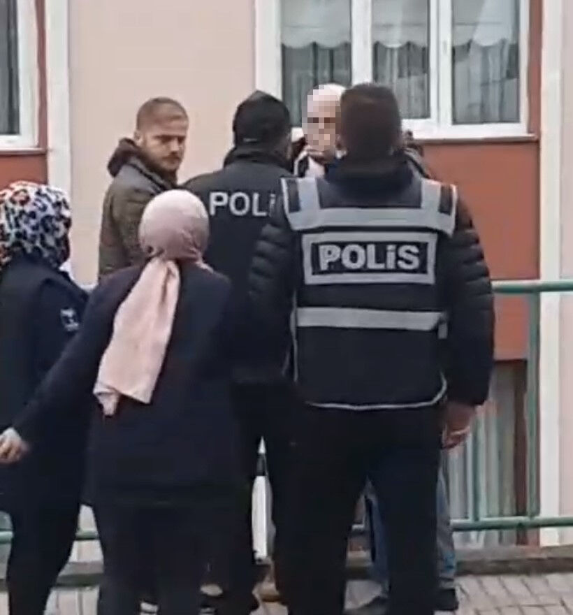 "Başımıza ne geldiyse kapalılar yüzünden geldi" diyen öğretmen hakkında karar "Başımıza ne geldiyse kapalılar yüzünden geldi" diyen öğretmen hakkında karar - 1. Resim