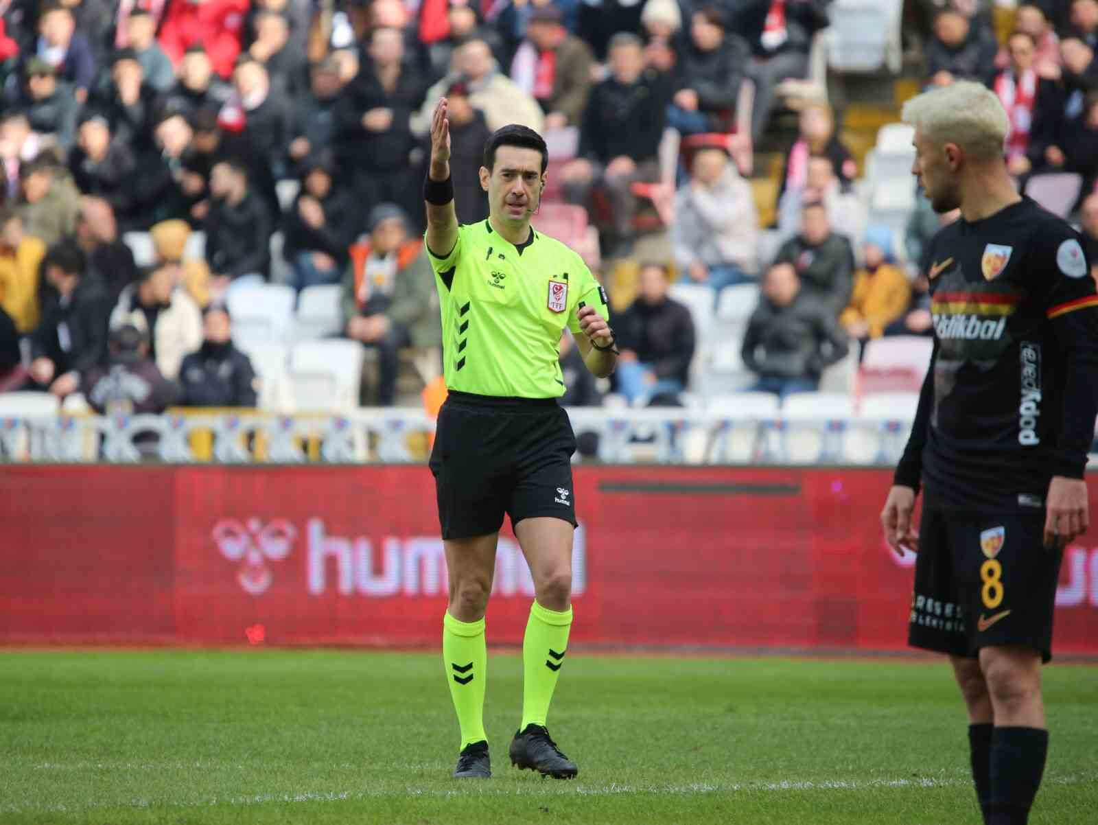 Burak Pakkan kimdir, kaç yaşında? İstatistikleri, Fenerbahçe karnesi gündemde! - 2. Resim