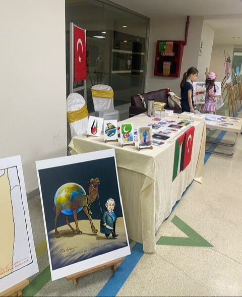 Çocuklar Gazze'yi çizerek öğrendi! Mimar Sinan Camii 'Acının Başkenti Filistin' sergisine ev sahipliği yapıyor - 5. Resim