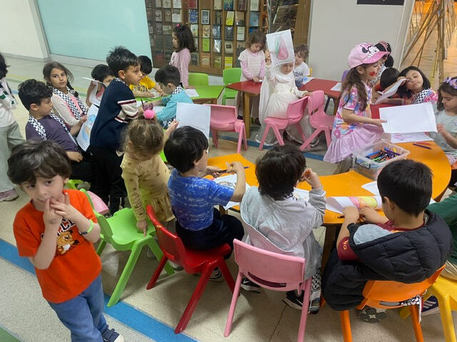 Çocuklar Gazze'yi çizerek öğrendi! Mimar Sinan Camii 'Acının Başkenti Filistin' sergisine ev sahipliği yapıyor - 6. Resim