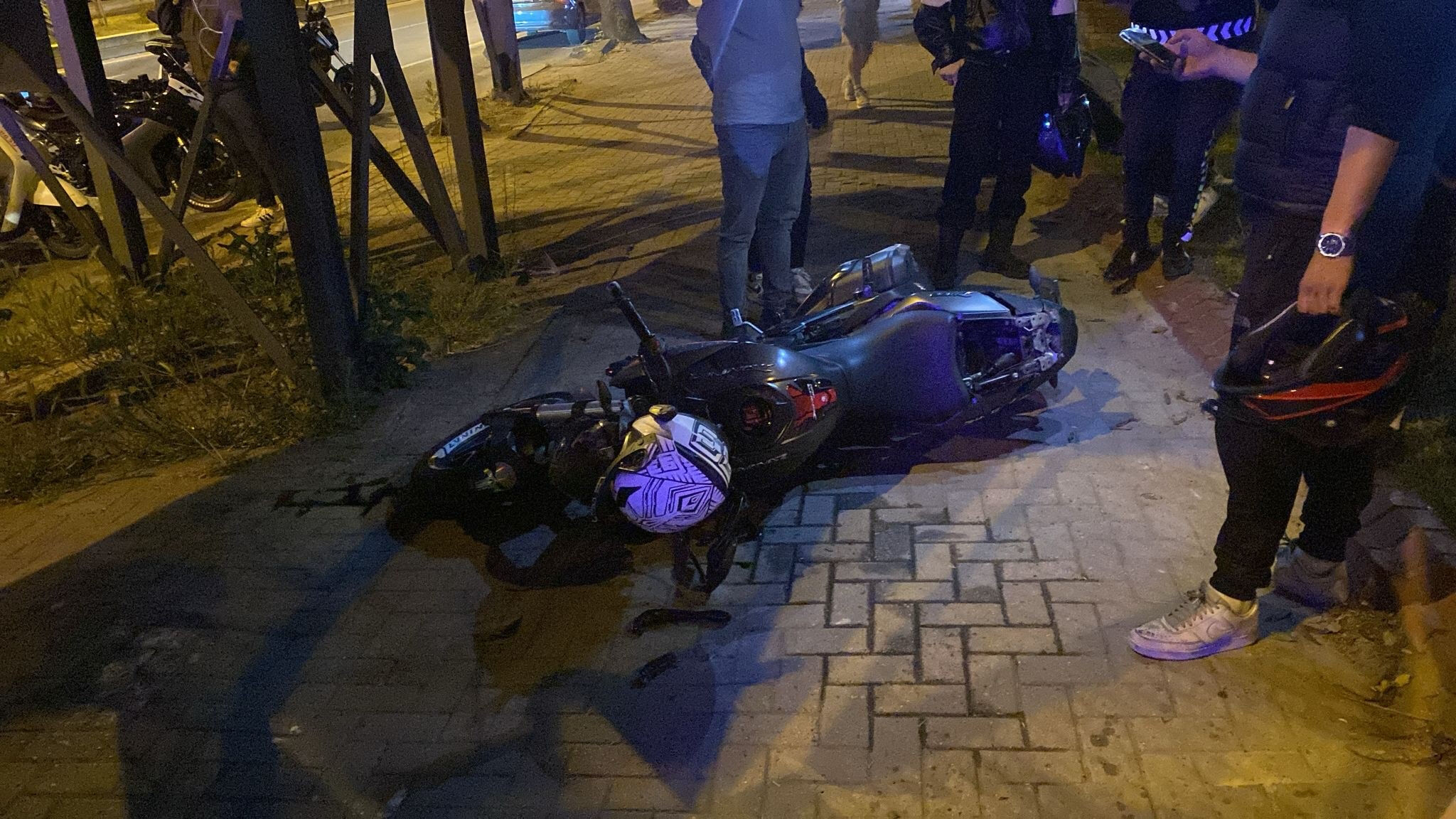 Çorlu'da facia! Bir saat arayla iki kez kaza şoku yaşadı: Hayat mücadelesi sürüyor Çorlu'da facia! Bir saat arayla iki kez kaza şoku yaşadı: Hayat mücadelesi sürüyor - 1. Resim