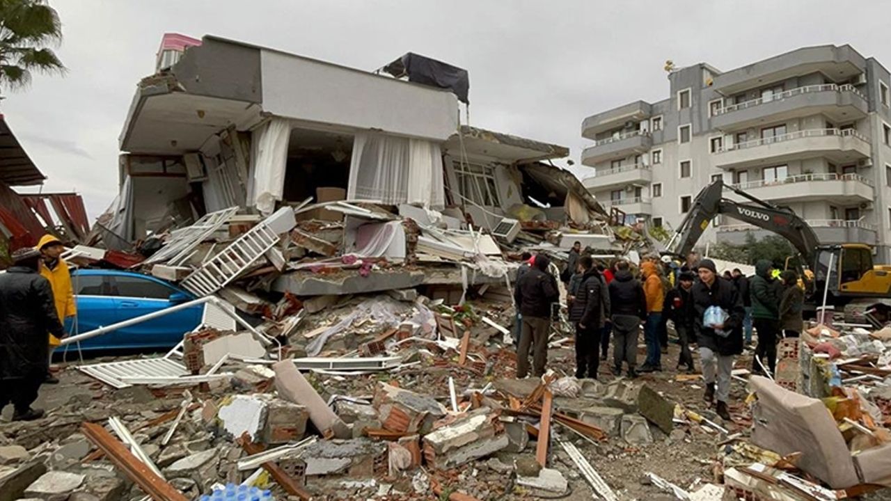 Depremde 130 kişiye mezar olmuştu! Çuhadar Sitesi davasında karar çıktı Depremde 130 kişiye mezar olmuştu! Çuhadar Sitesi davasında karar çıktı