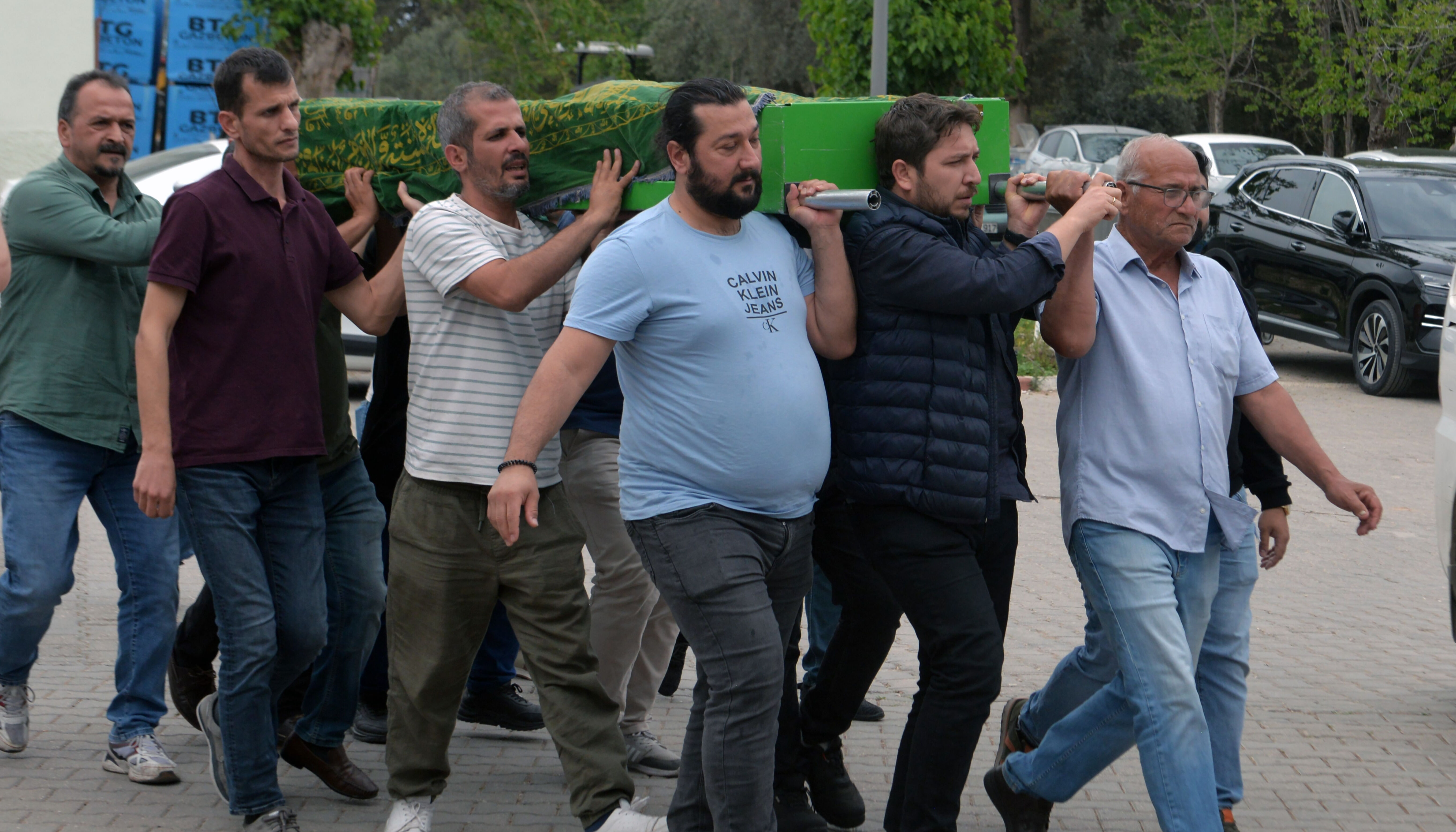 Eski eşini sokak ortasında katletti! Savunmasıyla saç baş yoldurttu - 2. Resim