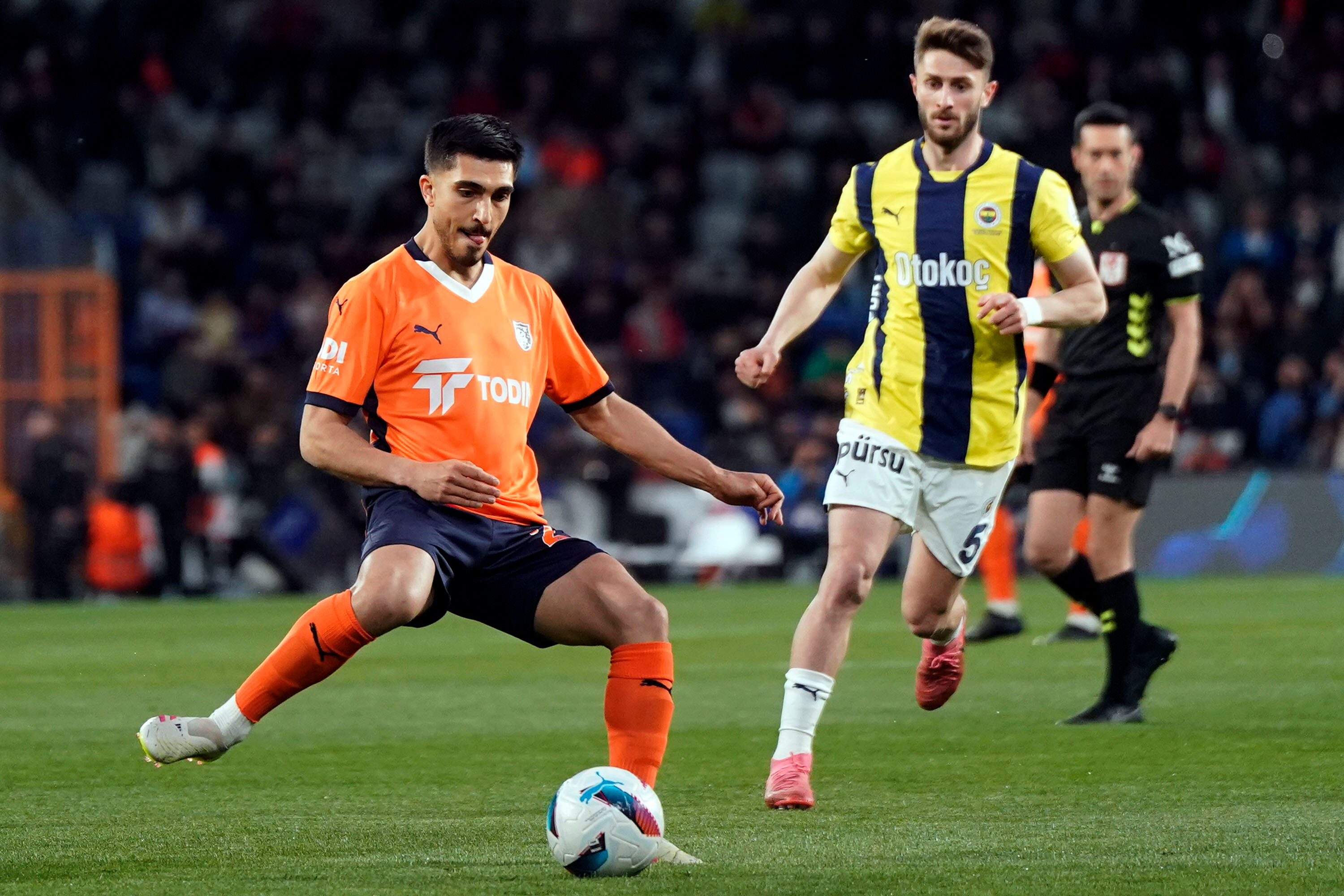 Fenerbahçe'den Galatasaray'ın şampiyonluk kutlamalarına erteleme! Fenerbahçe'den Galatasaray'ın şampiyonluk kutlamalarına erteleme! - 3. Resim