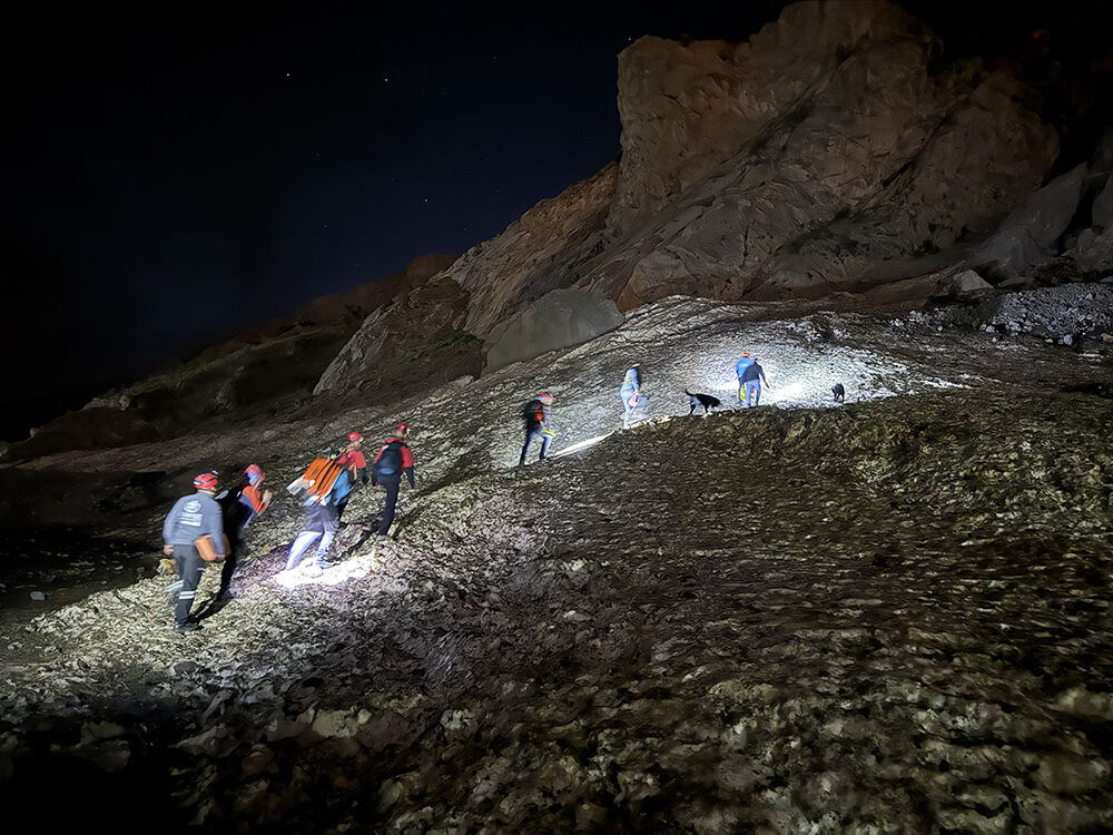 Hakkari'de pancar toplamak için evden çıkan 74 yaşındaki Mehmet Kurt kayboldu Hakkari'de pancar toplamak için evden çıkan 74 yaşındaki Mehmet Kurt kayboldu - 3. Resim