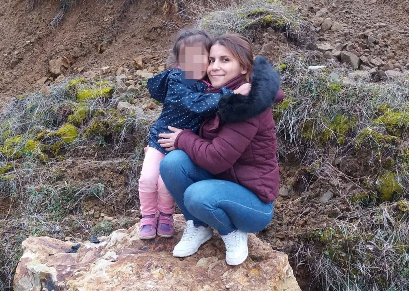 Hızla çarpıp kaçtı! 2 çocuk annesini hayattan kopardı Hızla çarpıp kaçtı! 2 çocuk annesini hayattan kopardı - 2. Resim