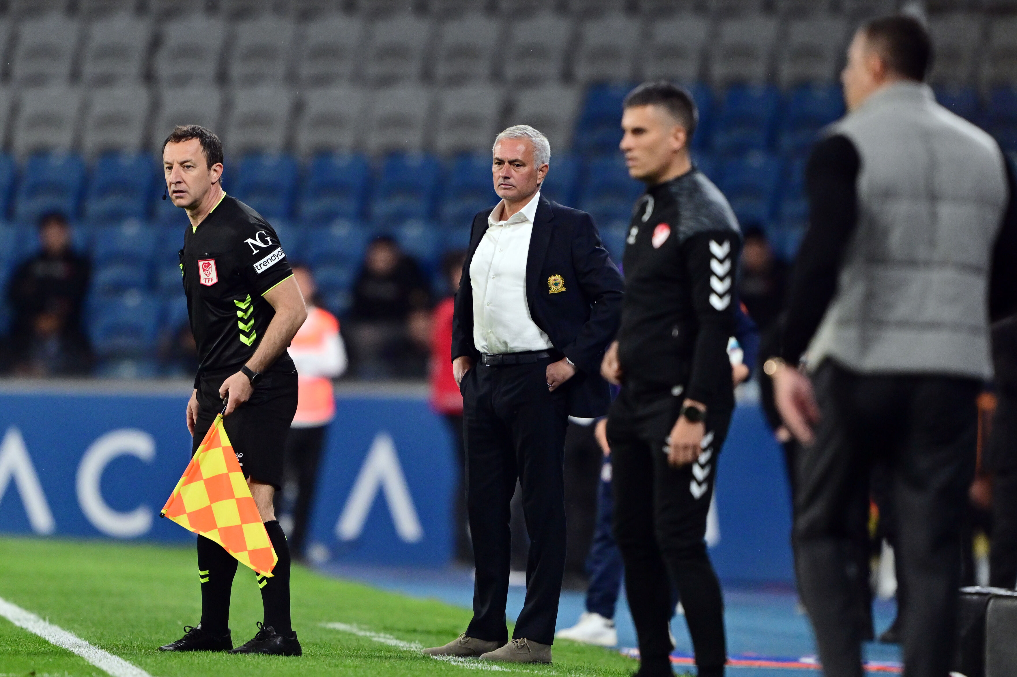 Jose Mourinho'dan Başakşehir galibiyeti sonrası dikkat çeken açıklamalar Jose Mourinho'dan Başakşehir galibiyeti sonrası dikkat çeken açıklamalar - 1. Resim