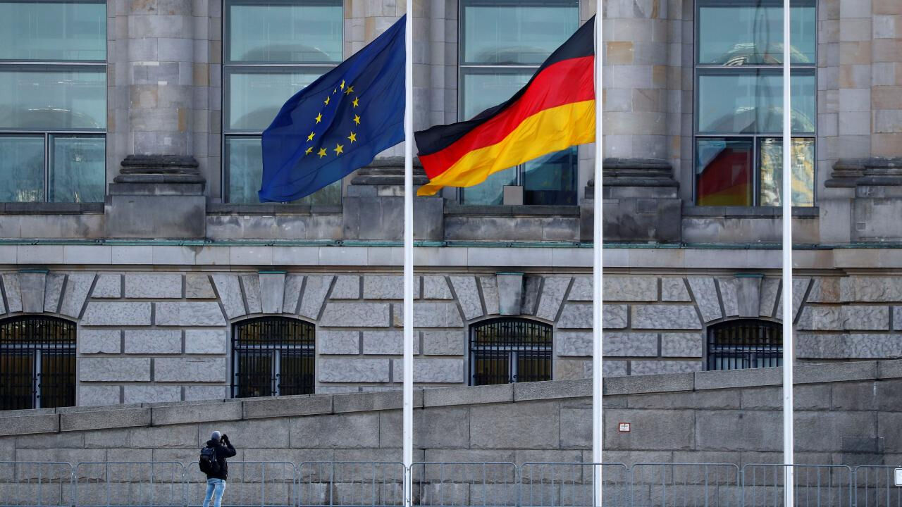 Küresel ticaret savaşı Almanya'yı vurdu! 25 bin sanayi istihdamı risk altında - 1. Resim