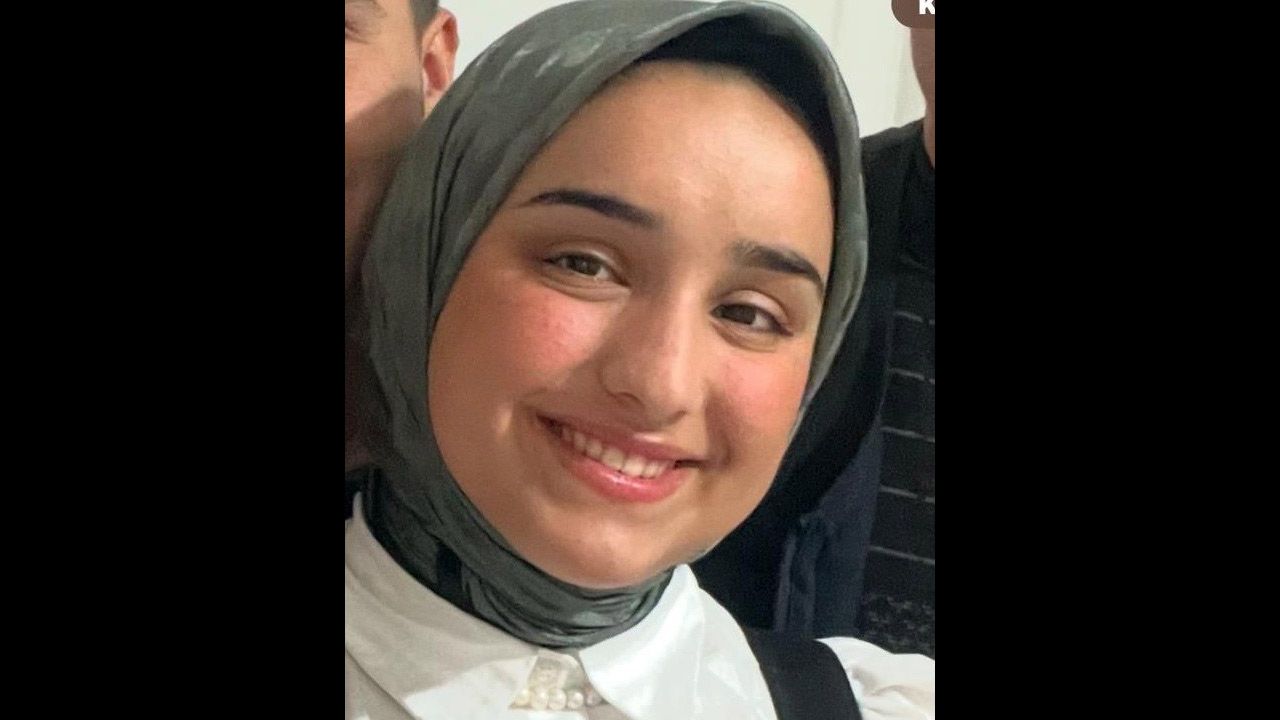 Mersin'de feci olay! Kamyonetten atlayan kızı tanker ezdi... Mersin'de feci olay! Kamyonetten atlayan kızı tanker ezdi...