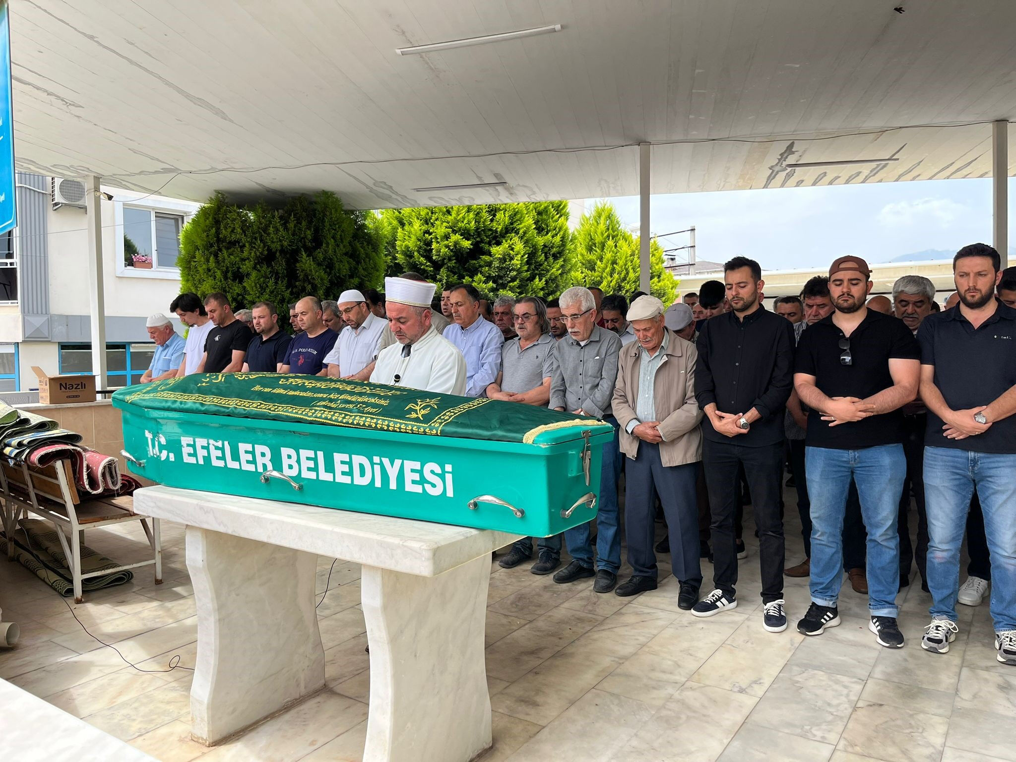 Müezzin Kuran-ı Kerim okurken son nefesini verdi, cemaat gözyaşlarına boğuldu Müezzin Kuran-ı Kerim okurken son nefesini verdi, cemaat gözyaşlarına boğuldu - 3. Resim