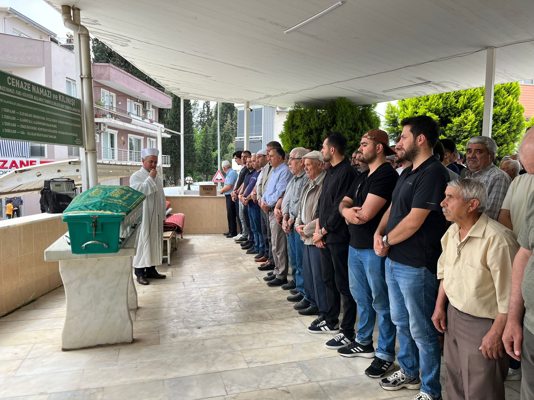 Müezzin Kuran-ı Kerim okurken son nefesini verdi, cemaat gözyaşlarına boğuldu Müezzin Kuran-ı Kerim okurken son nefesini verdi, cemaat gözyaşlarına boğuldu - 1. Resim