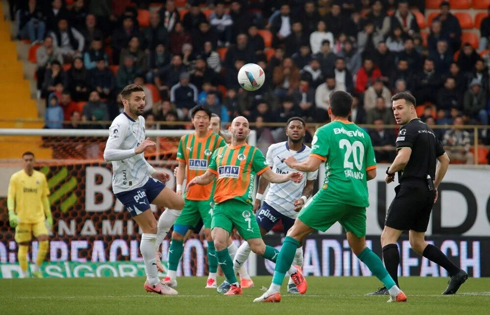 Muhtemel 11'ler belli oldu! Gaziantep - Alanyaspor maçı hangi kanalda, saat kaçta? - 4. Resim