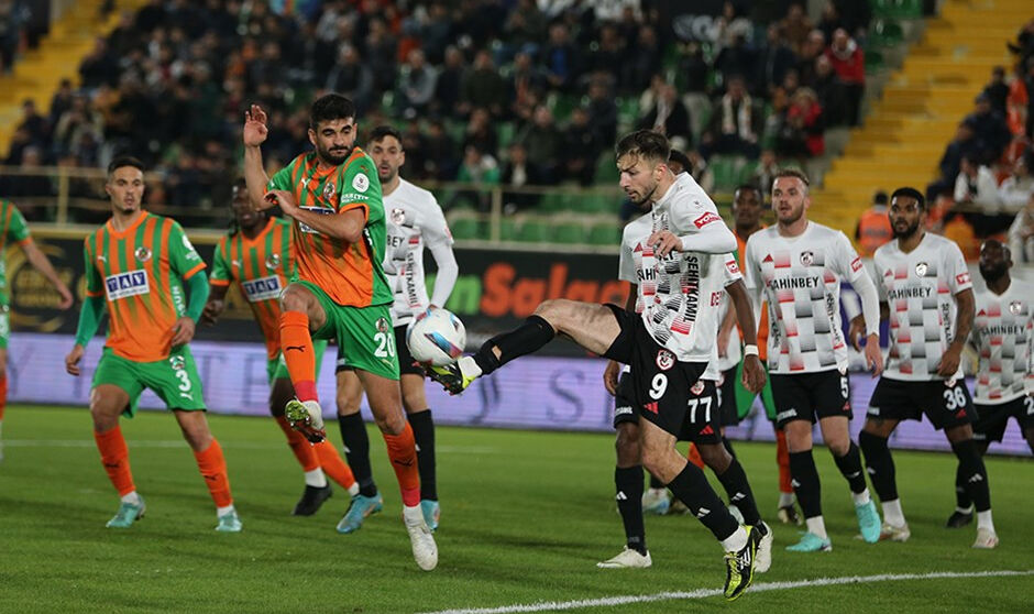 Muhtemel 11'ler belli oldu! Gaziantep - Alanyaspor maçı hangi kanalda, saat kaçta? - 2. Resim