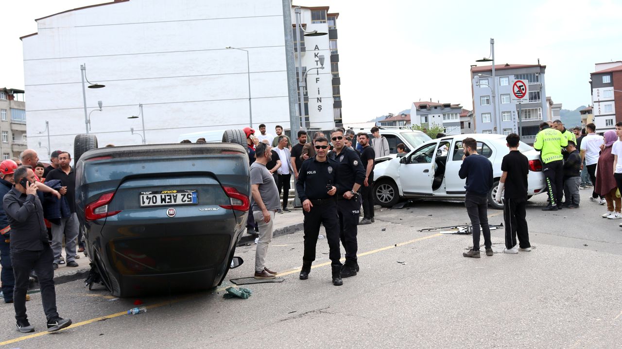 Ordu'da feci kaza: Çok sayıda yaralı var Ordu'da feci kaza: Çok sayıda yaralı var