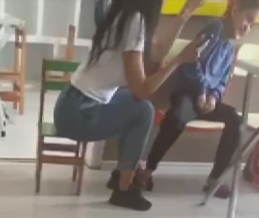 Otizmli çocuklara fiziksel şiddet! Öğretmenin tokat attığı anlar anlar kamerada Otizmli çocuklara fiziksel şiddet! Öğretmenin tokat attığı anlar anlar kamerada - 2. Resim