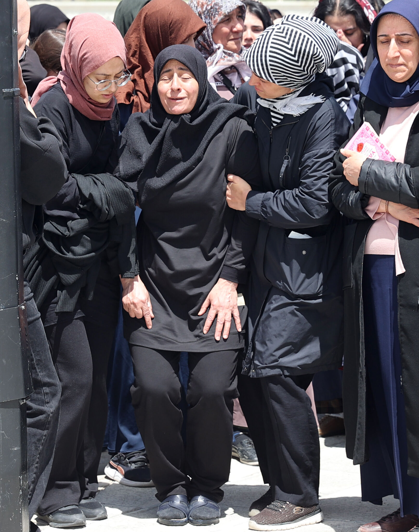 Sivas'taki vahşette iddialar kan dondurdu! Katil 5 saat evde anneyi bekledi Sivas'taki vahşetti iddialar kan dondurdu! Katil 5 saat evde anneyi bekledi - 4. Resim