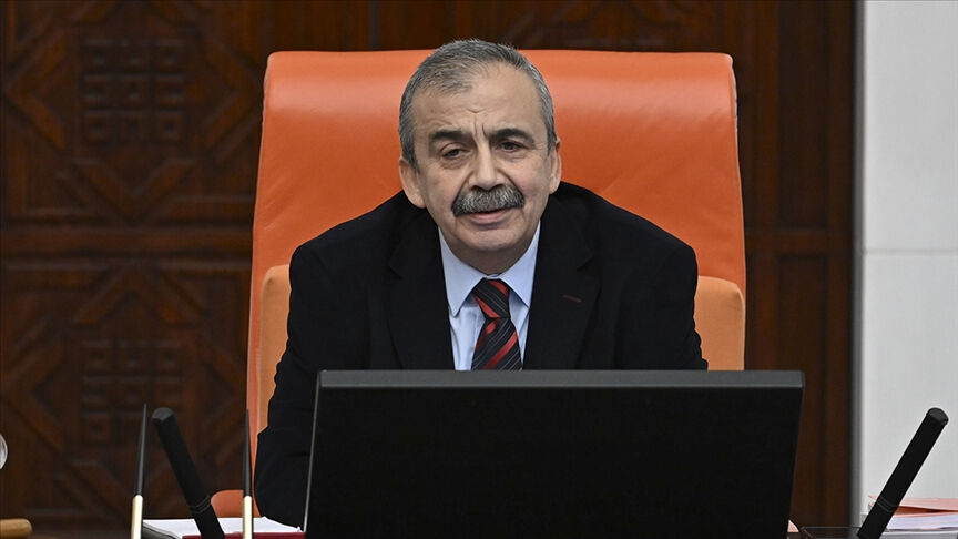 Terör örgütü PKK kongresini topladı! Sırrı Süreyya Önder detayı dikkat çekti Terör örgütü PKK kongresini topladı! Sırrı Süreyya Önder detayı dikkat çekti - 1. Resim