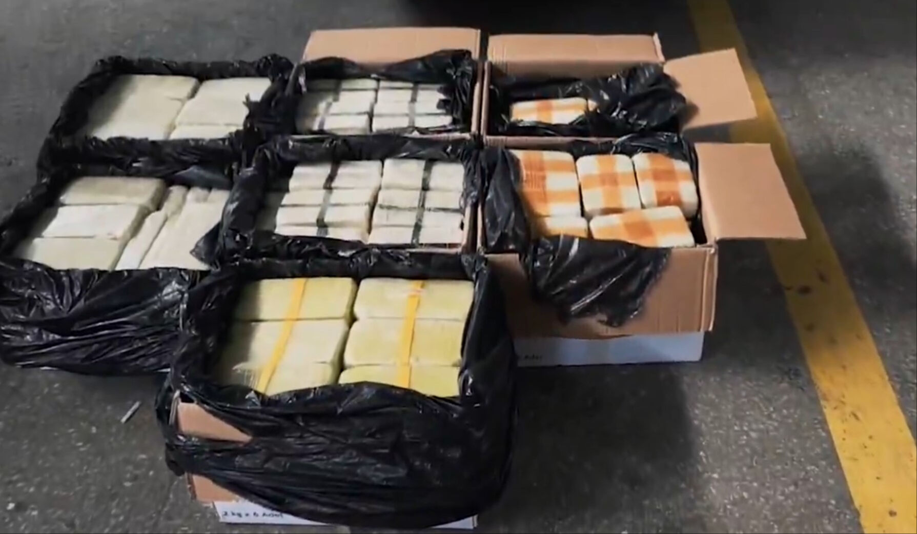 Yerlikaya duyurdu! 2 ilde büyük operasyon... Kilolarcası ele geçirildi, gözaltılar var Yerlikaya duyurdu! 2 ilde büyük operasyon... Kilolarcası ele geçirildi, gözaltılar var - 2. Resim