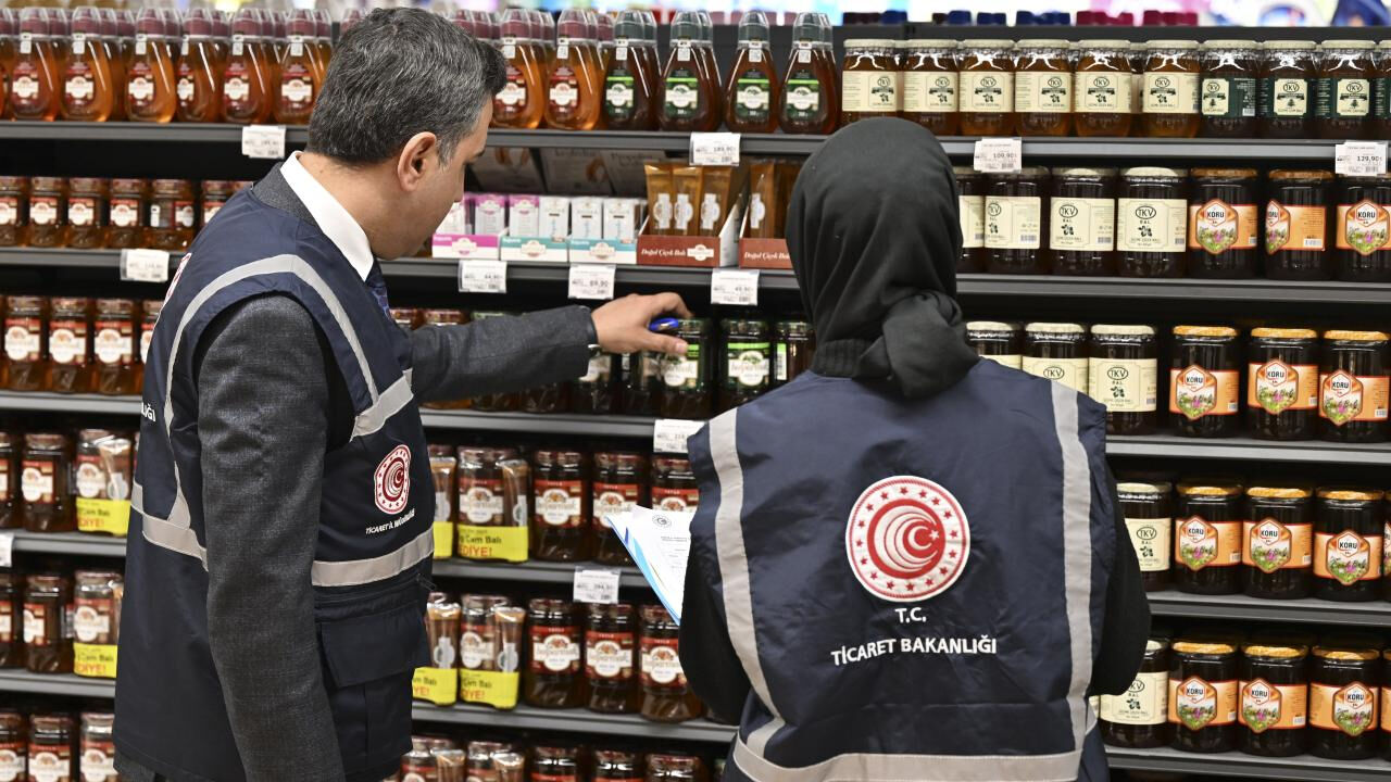 5 büyük market zincirine 231 milyon TL ceza! Fahiş fiyat ile mücadeleye yönelik Bakanlık'tan kararlılık mesajı 5 büyük market zincirine 231 milyon TL ceza! Fahiş fiyat ile mücadeleye yönelik Bakanlık'tan kararlılık mesajı - 3. Resim