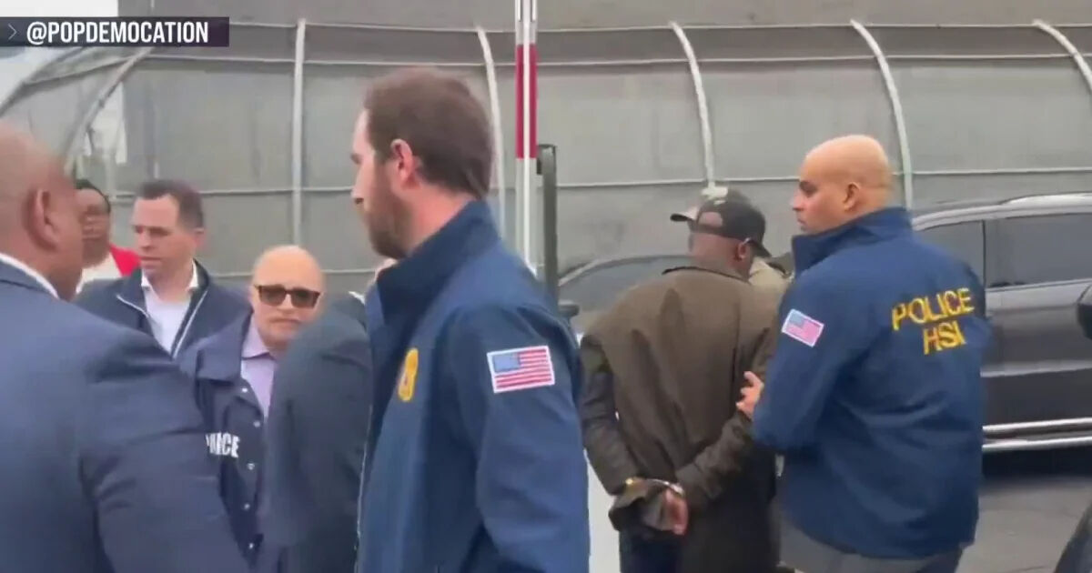 ABD'de siyahi belediye başkanı gözaltına alındı! Gerekçesi herkesi şoke etti - 1. Resim