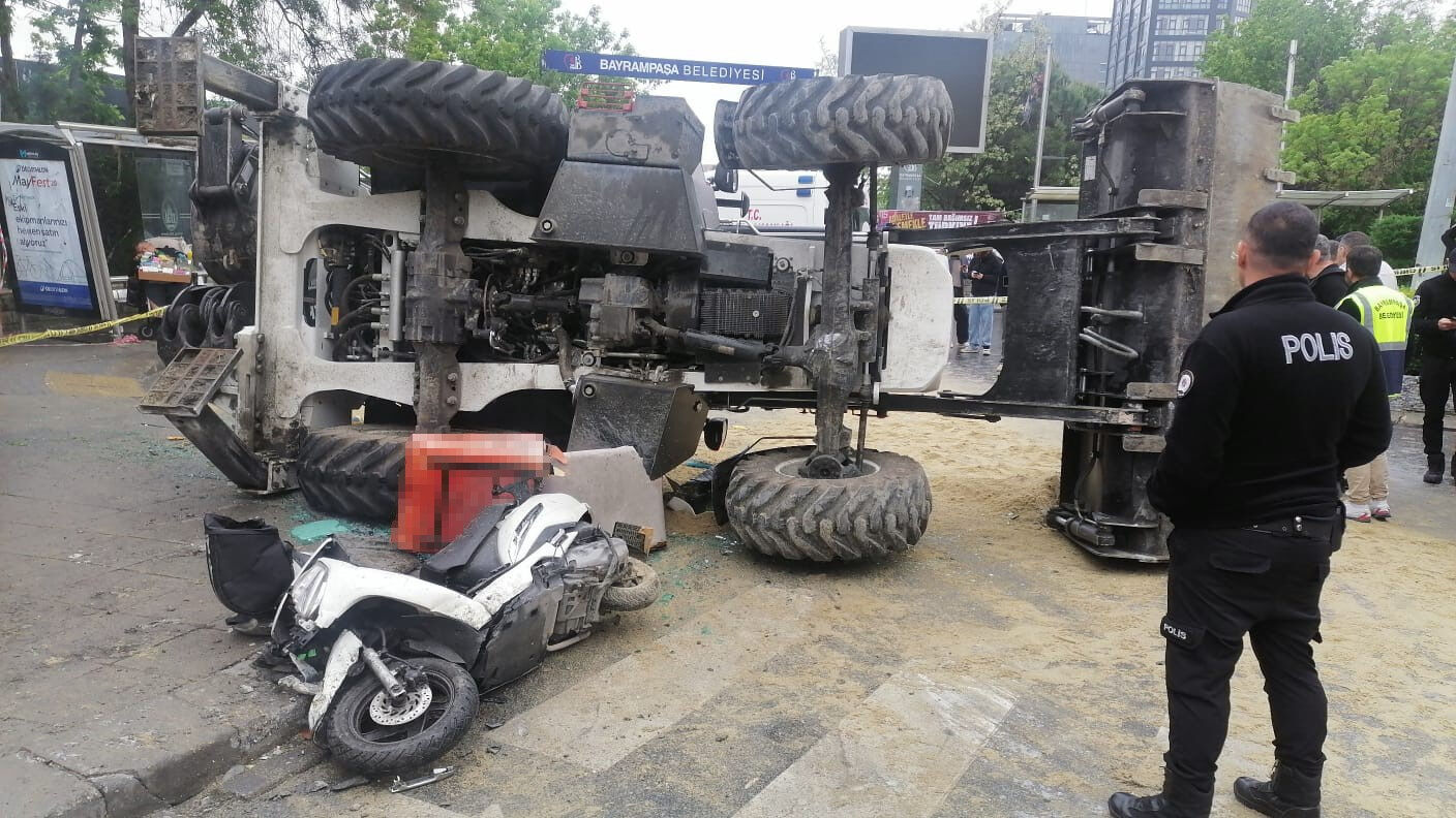 Bayrampaşa'da kepçe önüne geleni biçti! Kaza sonrası isyan: İBB'den çözüm bekliyoruz - 3. Resim