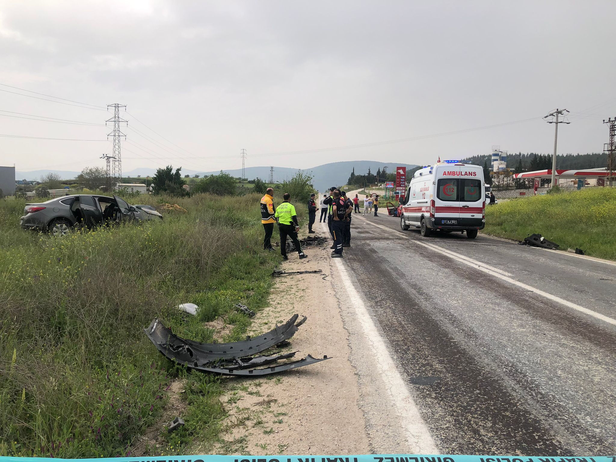 Bilecik'te feci kaza! 2 otomobille motosiklet çarpıştı: 3 ölü, 1 yaralı Bilecik'te feci kaza! 2 otomobille motosiklet çarpıştı: 3 ölü, 1 yaralı - 1. Resim