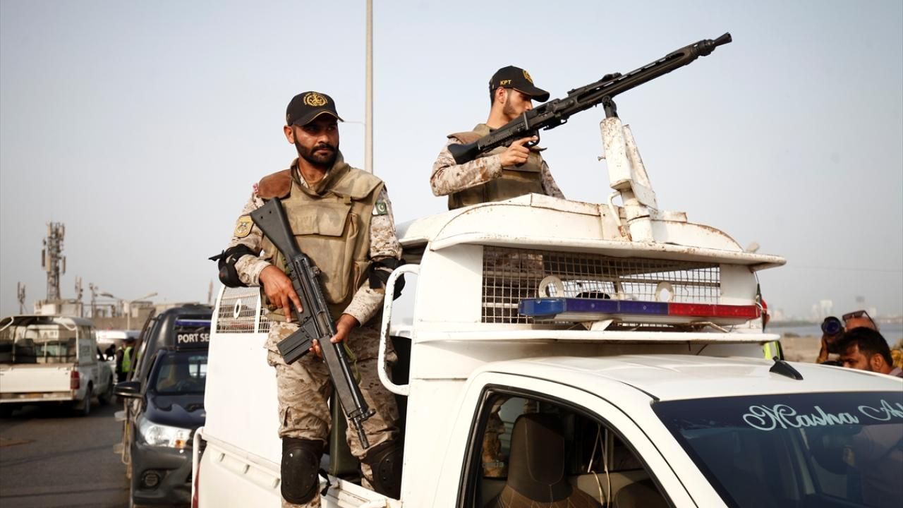 Çatışmalar yeniden mi başlayacak? Hindistan, Pakistan'ı ateşkes ihlaliyle suçladı Çatışmalar yeniden mi başlayacak? Hindistan, Pakistan'ı ateşkes ihlaliyle suçladı