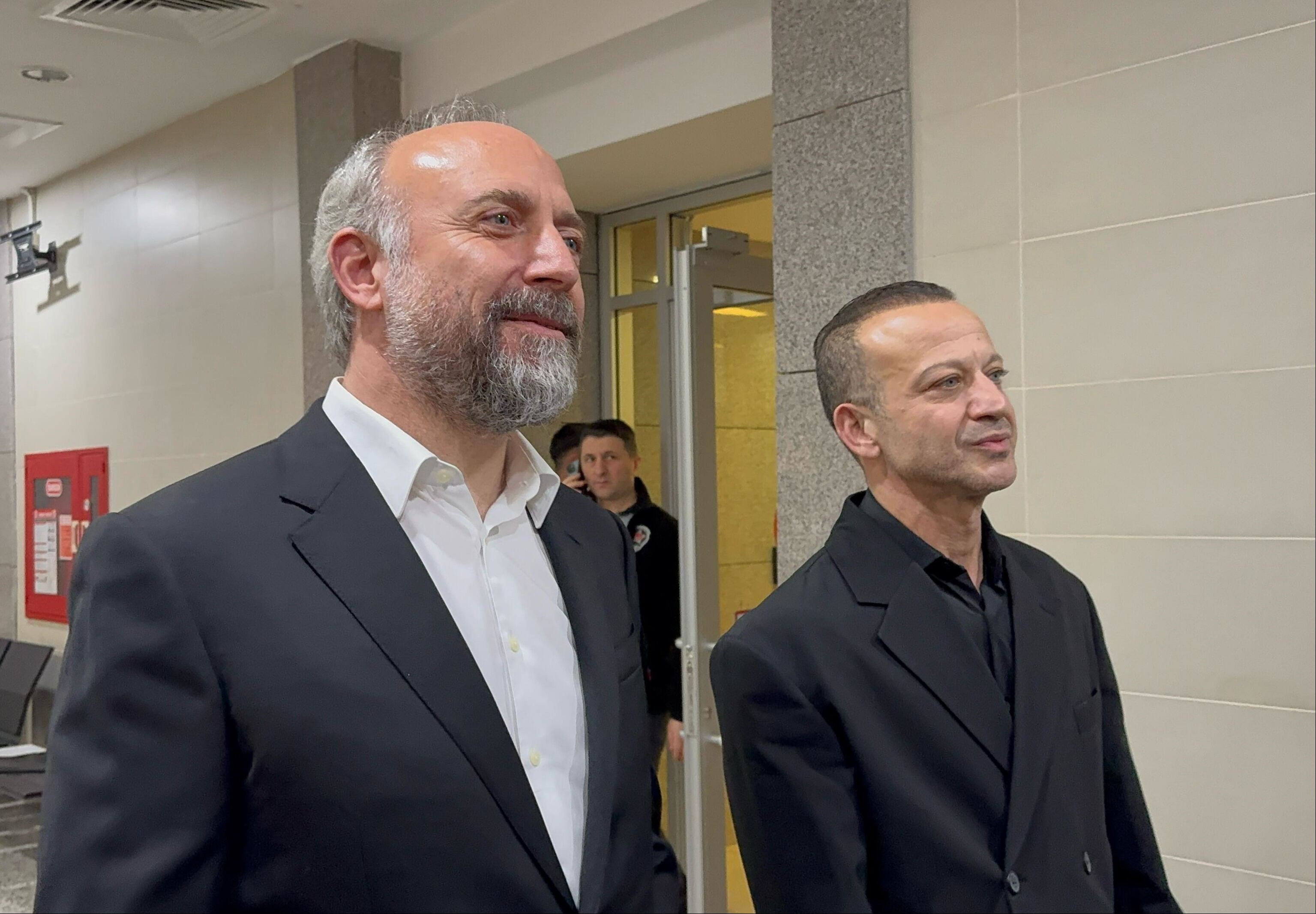 Halit Ergenç ve Rıza Kocaoğlu mahkemede aylık gelirlerini açıkladı - 3. Resim