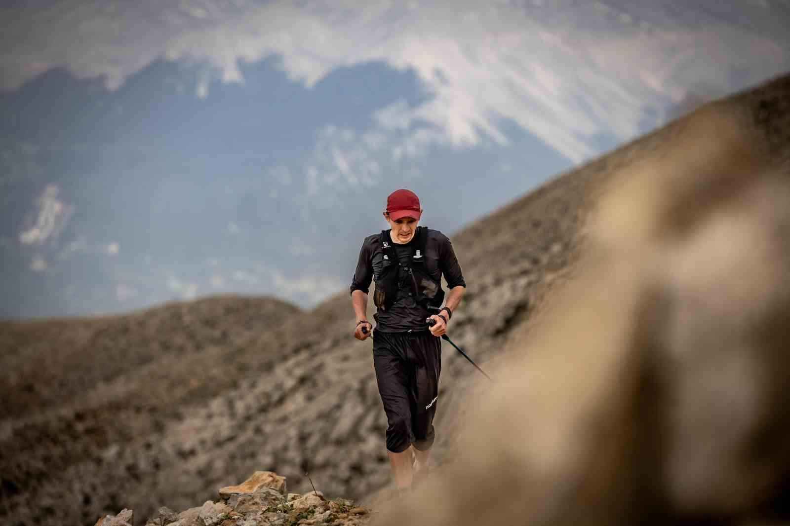 Kemer'de 11. kez düzenlenen zorlu yüksek dağ koşusu rekorlarla sona erdi - 1. Resim