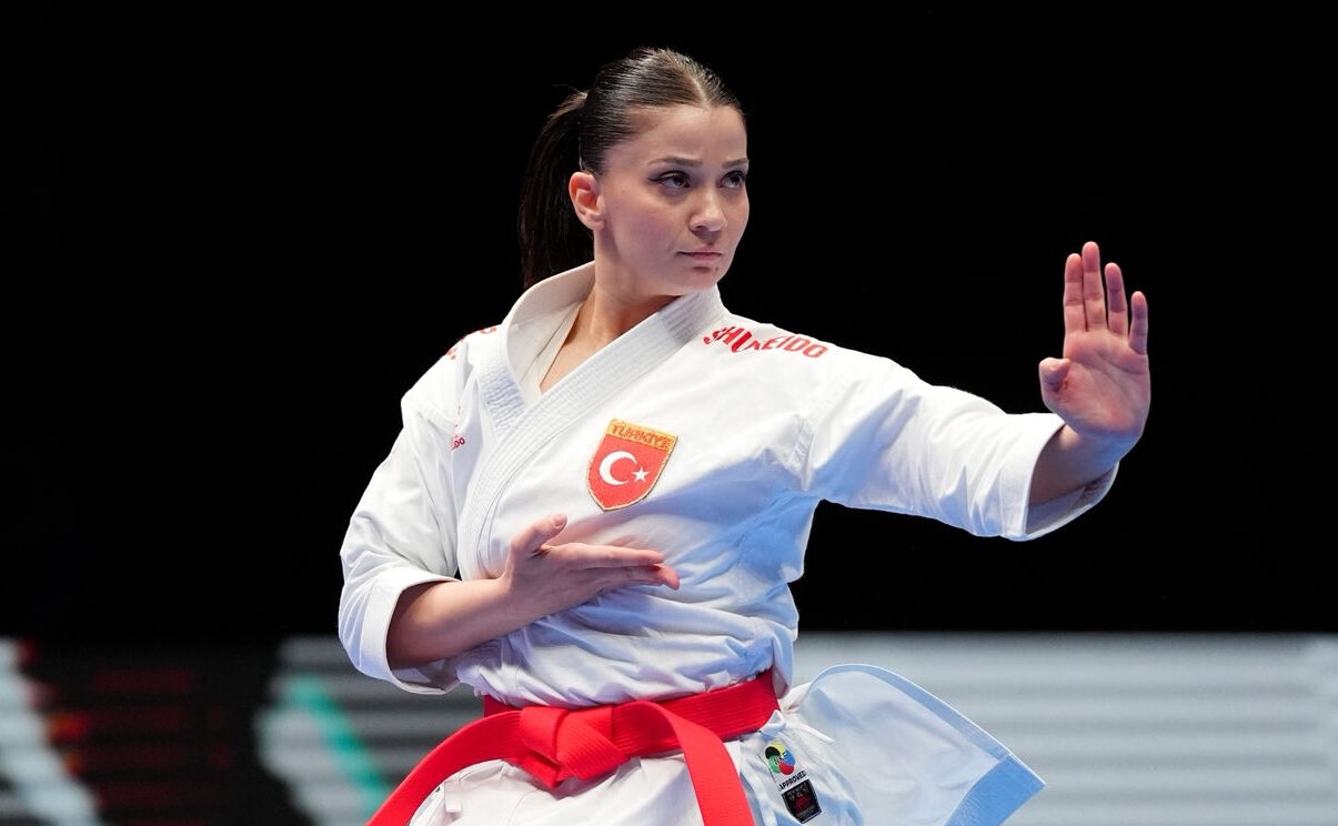 Milli karateci Enes &Ouml;zdemir, Avrupa şampiyonu oldu - 1. Resim