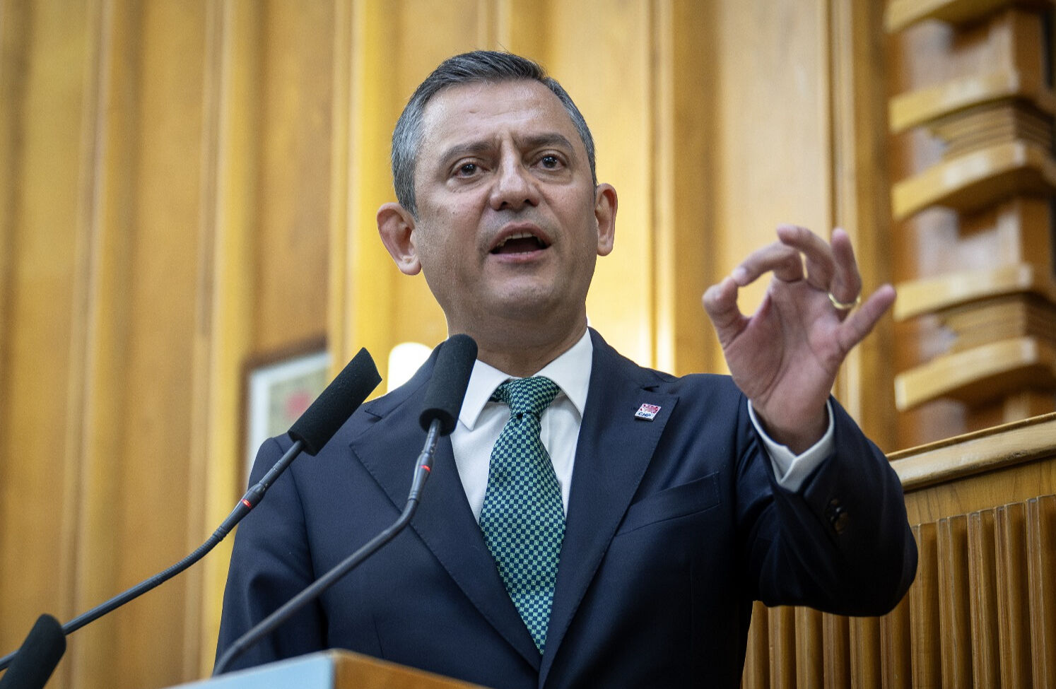 Özgür Özel'den  Özgür Özel'den
