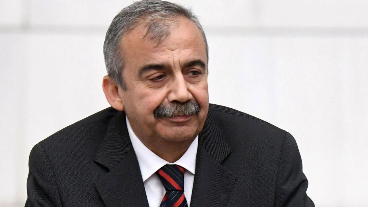 Terör örgütü PKK kongrede aldığı "tarihi kararları" ne zaman açıklayacak? Pervin Buldan tarih verdi Terör örgütü PKK kongrede aldığı "tarihi kararları" ne zaman açıklayacak? Pervin Buldan tarih verdi - 1. Resim