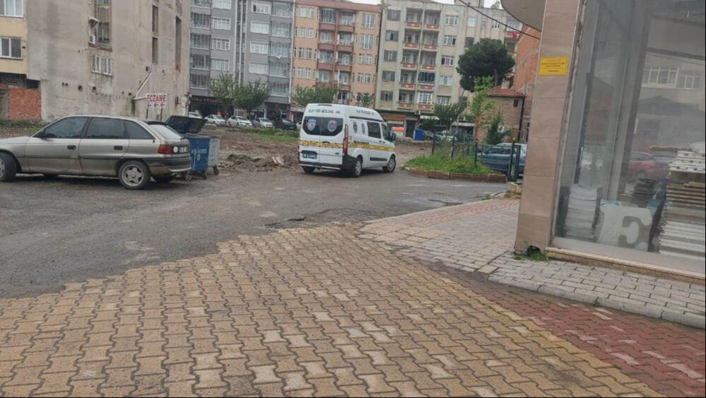 Yalnız yaşayan yaşlı kadın 4. kattan düştü! Yalnız yaşayan yaşlı kadın 4. kattan düştü! - 1. Resim