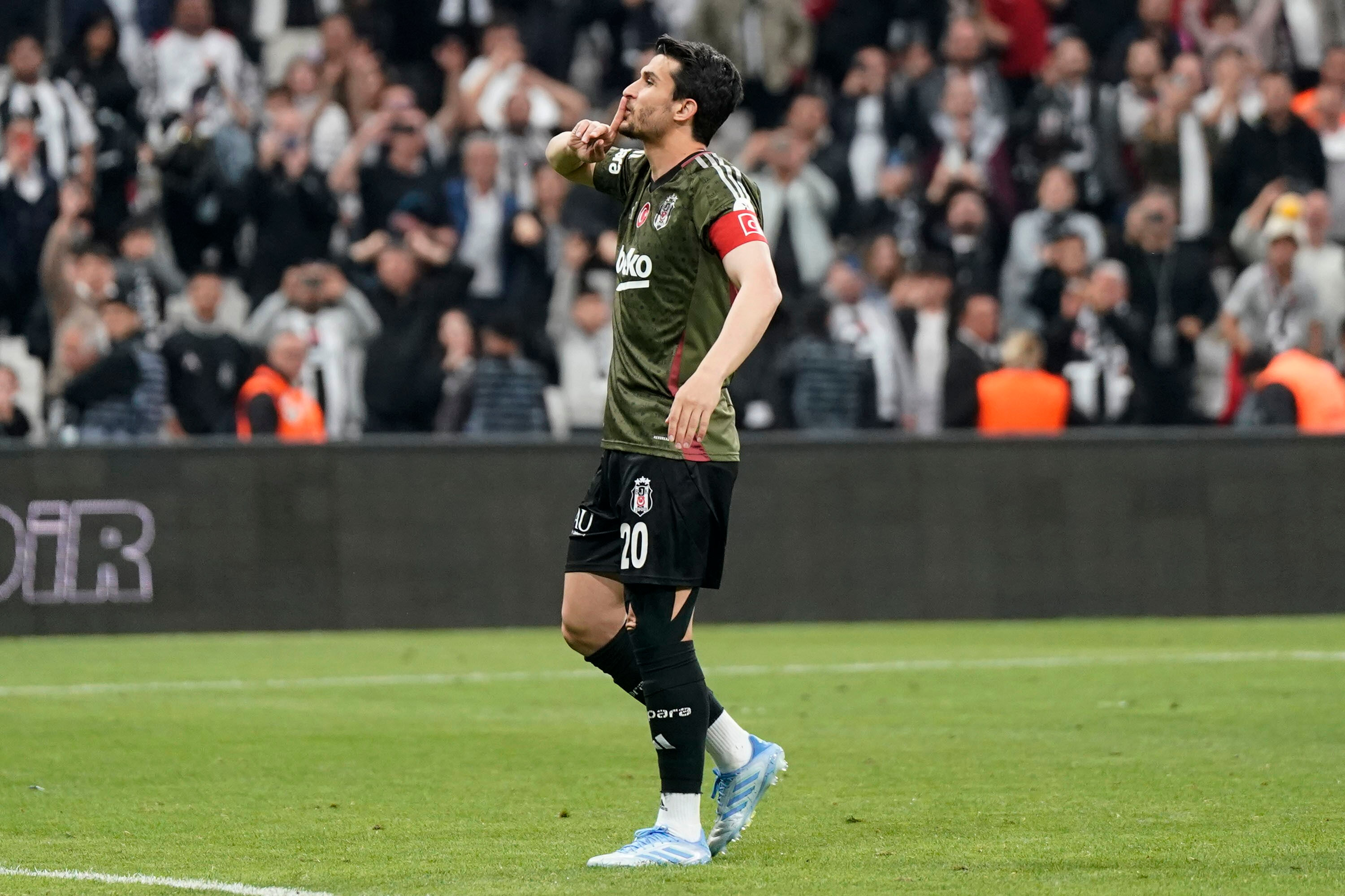 274 gün sonra sahalara geri döndü! Necip Uysal formasına kavuştu - 1. Resim