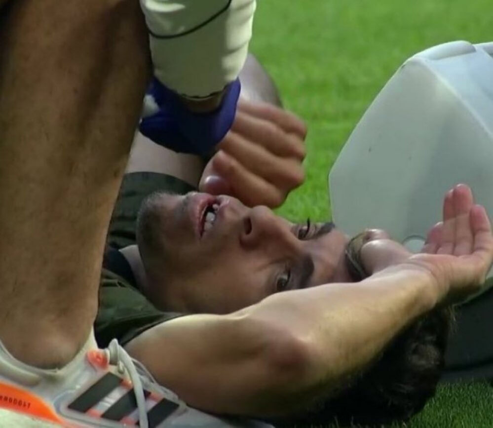 Beşiktaş üst üste sakatlıklarla sarsıldı! Yıldız oyuncunun dişi kırıldı, havada süzüldü - 2. Resim