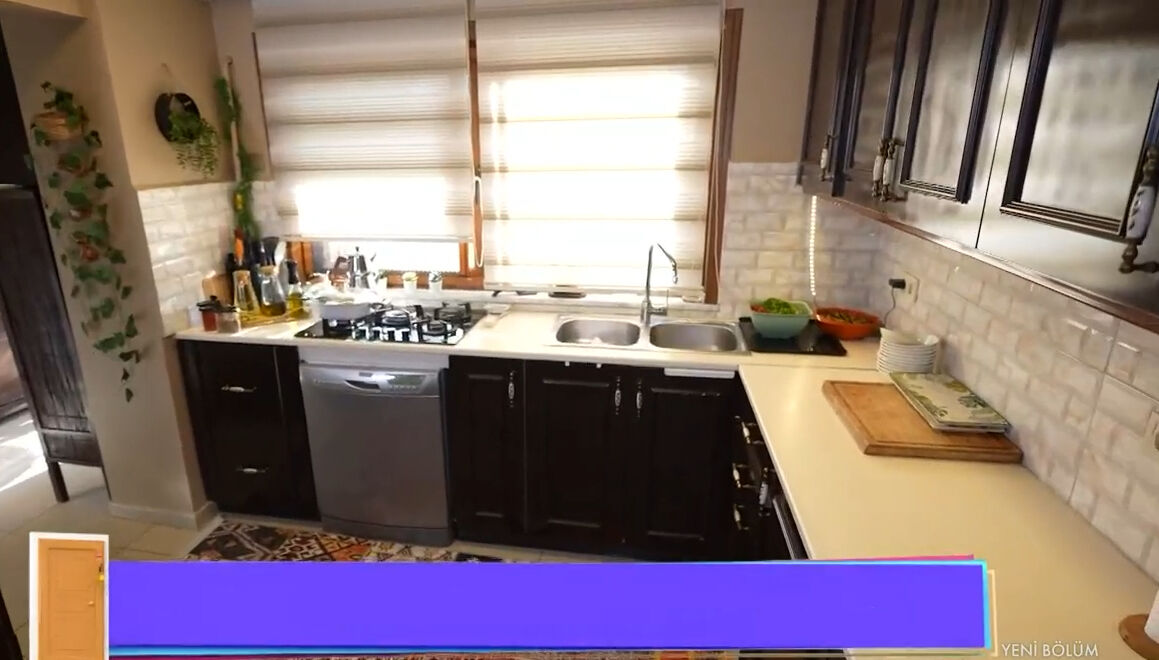 Elif Karlı doğa ile iç içe olan 4 katlı yazlık evinin kapılarını ilk kez açtı! İçinde yok yok... - 7. Resim