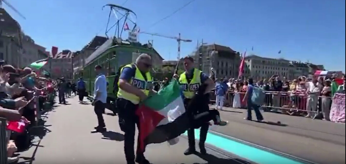 Eurovision'a Gazze protestosu damga vurdu! Filistin bayrağı açıldı, İsrail'in soykırımına alkış yok - 2. Resim