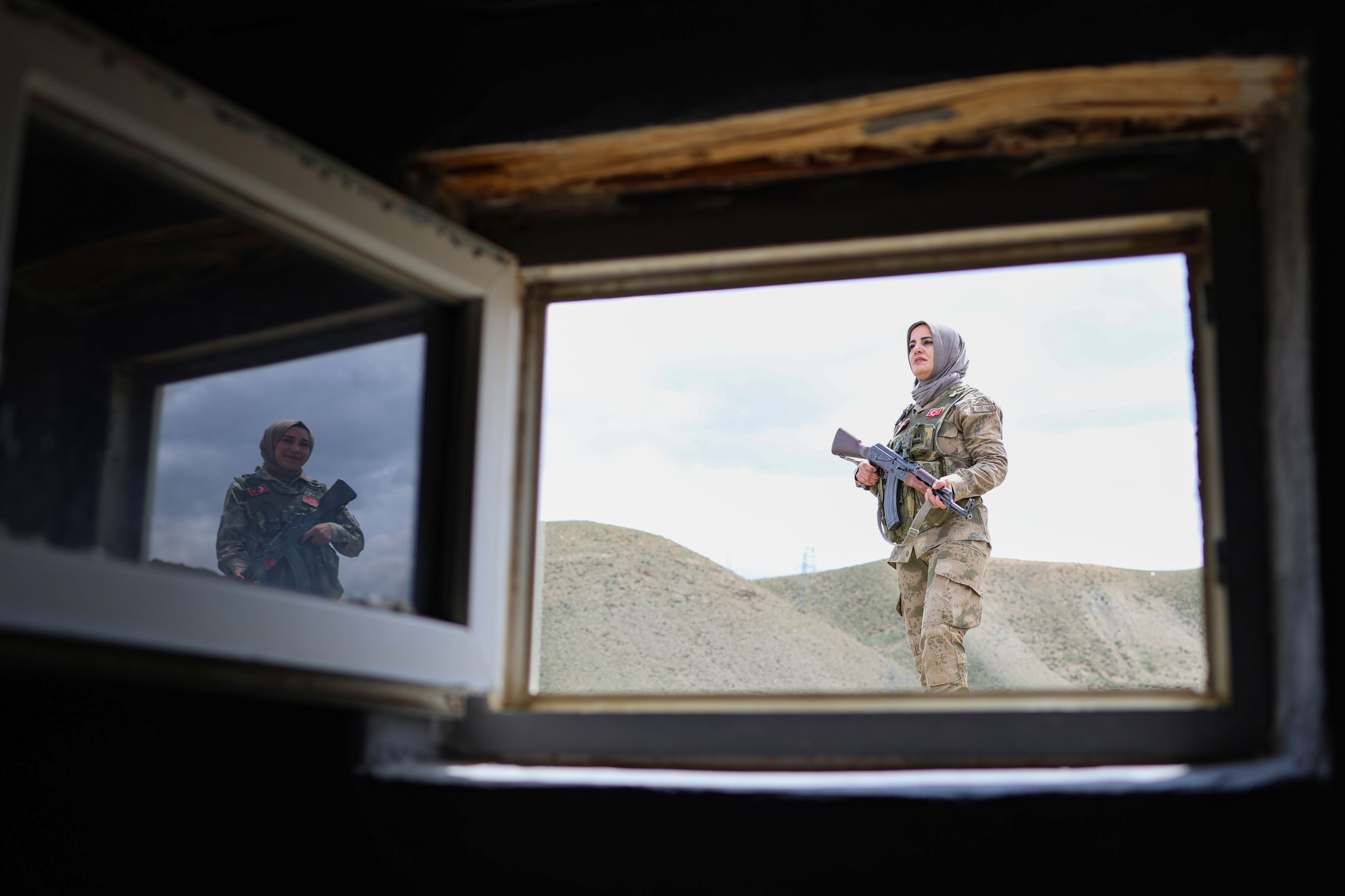 Fedakar anne vatan için görevde! Nazan Günce'nin gurur veren çifte rolü - 3. Resim