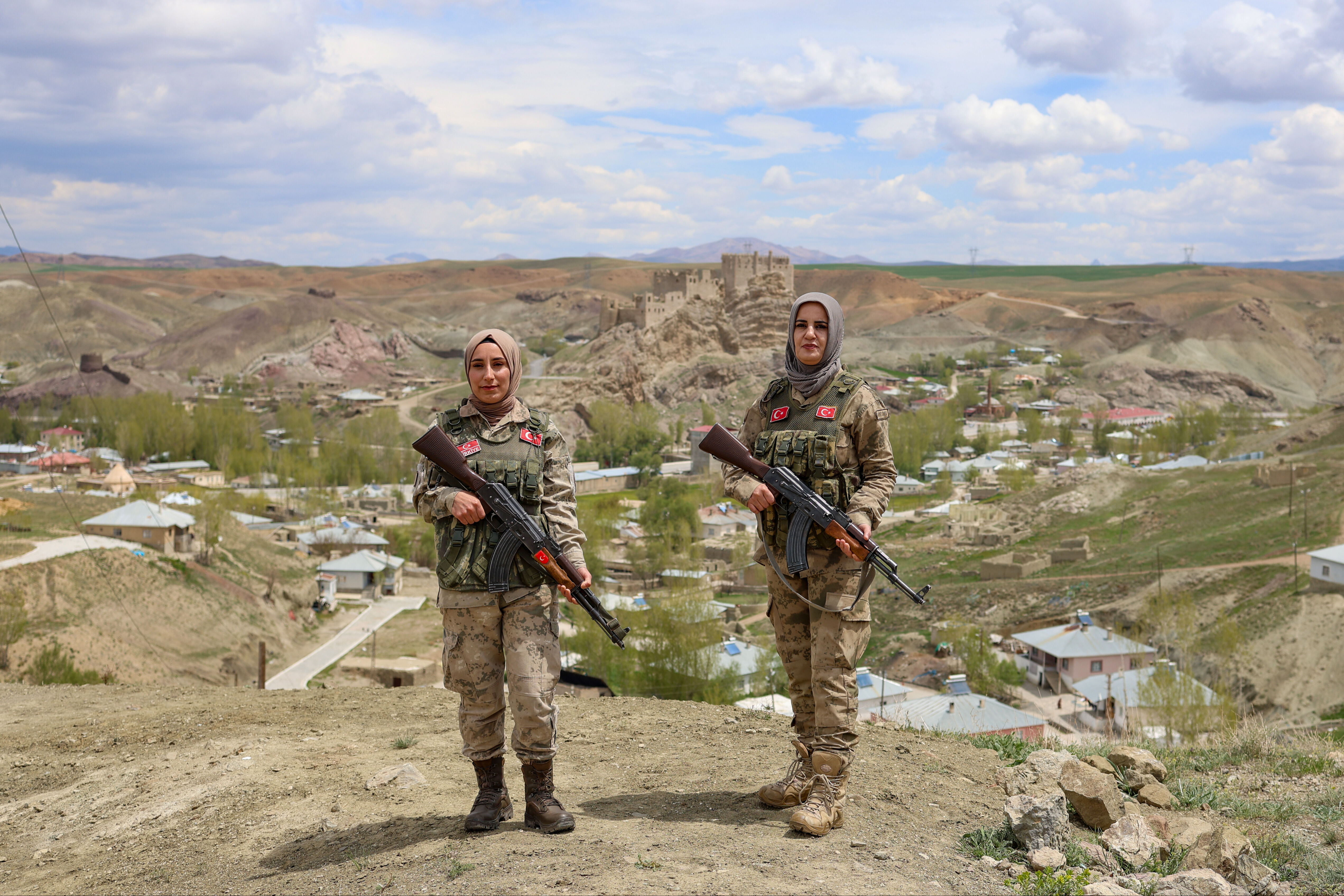 Fedakar anne vatan için görevde! Nazan Günce'nin gurur veren çifte rolü - 2. Resim