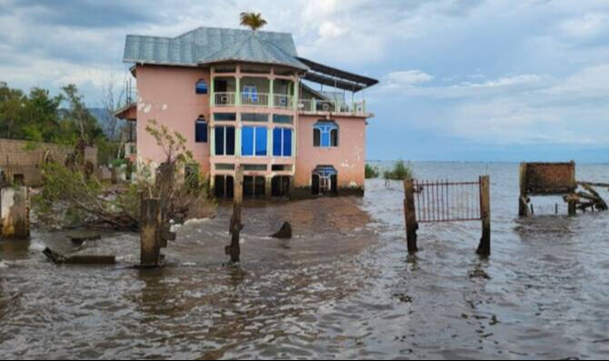 Şiddetli sel Kongo kasıp kavurdu: Çok sayıda ölü ve kayıp var! - 1. Resim
