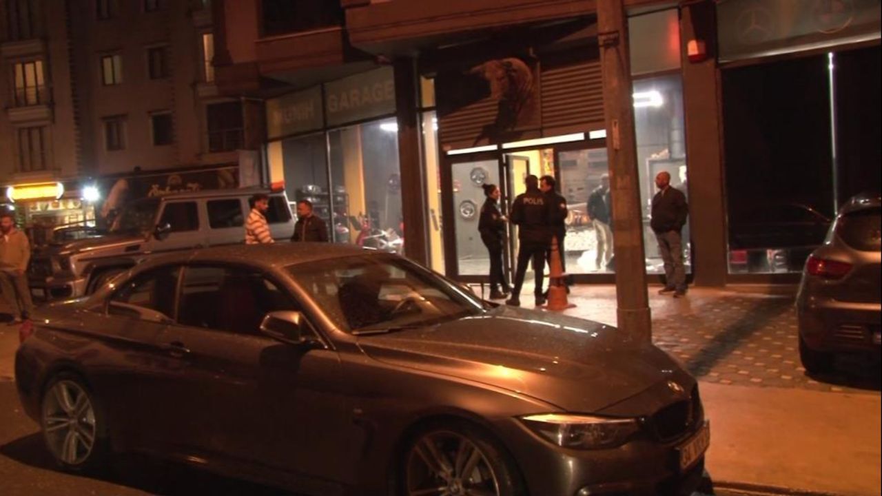 Ümraniye'de park yeri yüzünden silahlı kavga çıktı! Ümraniye'de park yeri yüzünden silahlı kavga çıktı!