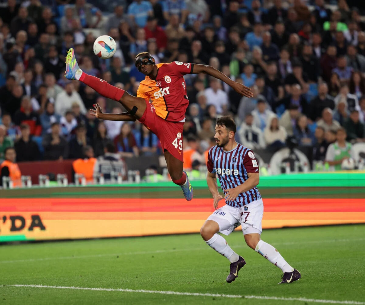 Victor Osimhen'in sıçrayışı sosyal medyada gündem oldu! - 1. Resim