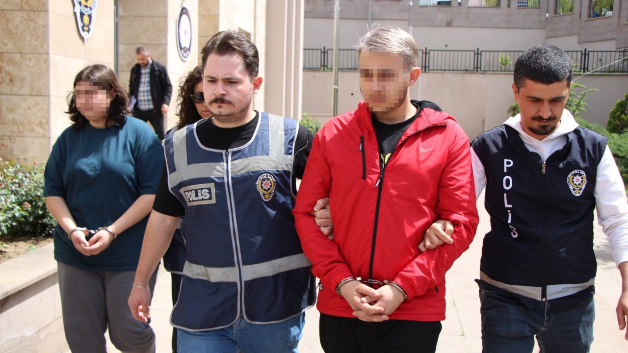Yaşlı adama hayatının şokunu yaşattılar! En yakınlarının kurduğu tuzak pes dedirtti Yaşlı adama hayatının şokunu yaşattılar! En yakınlarının kurduğu tuzak pes dedirtti