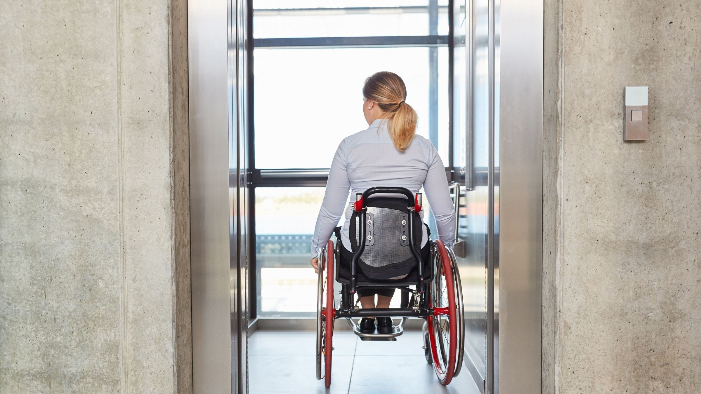 Asansörlerde ayna olmasının asıl nedeni bambaşka! Psikolojik etkisi var - 4. Resim